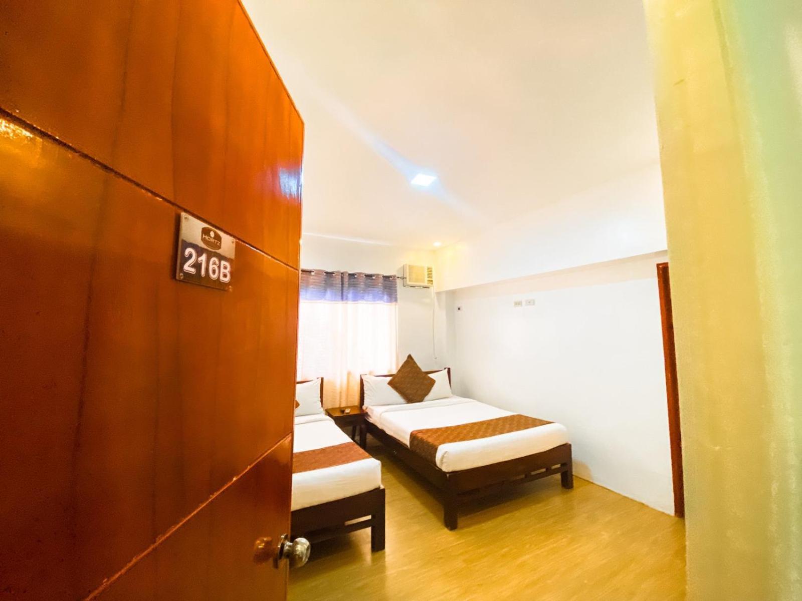 Hortz Hotels And Resorts Tagaytay City Екстер'єр фото